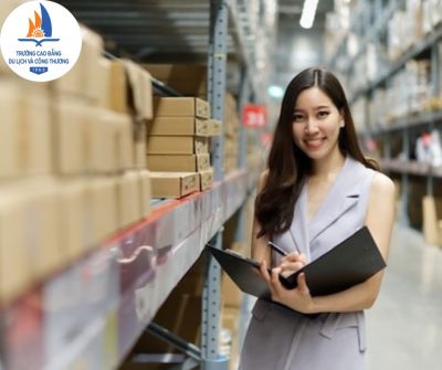 CƠ HỘI VIỆC L&Agrave;M V&Agrave; TIỀM NĂNG NG&Agrave;NH LOGISTICS
